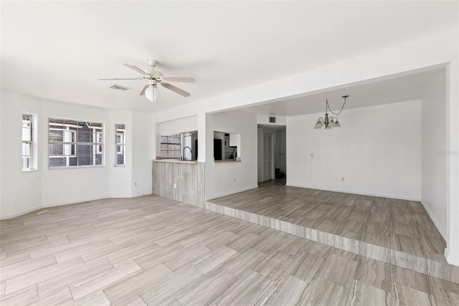 ISLAND CLUB WEST PH 01 - Residential