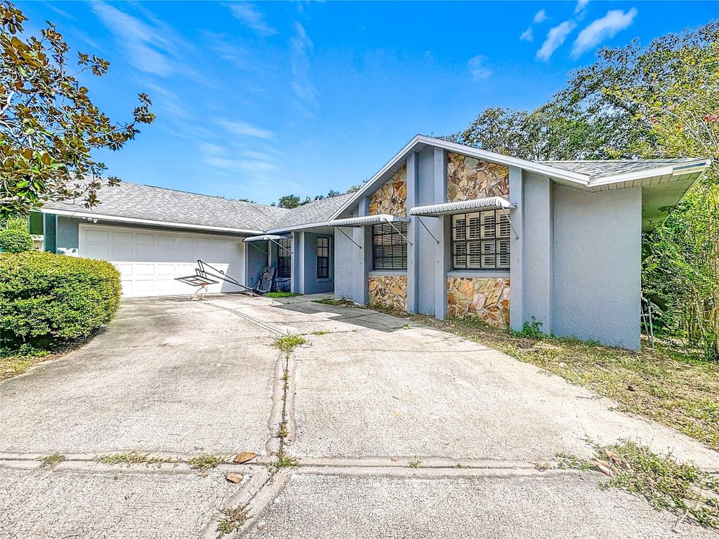 Photo of 746 Cambridge Way, Lake Wales, FL 33853 (MLS # G5102095)