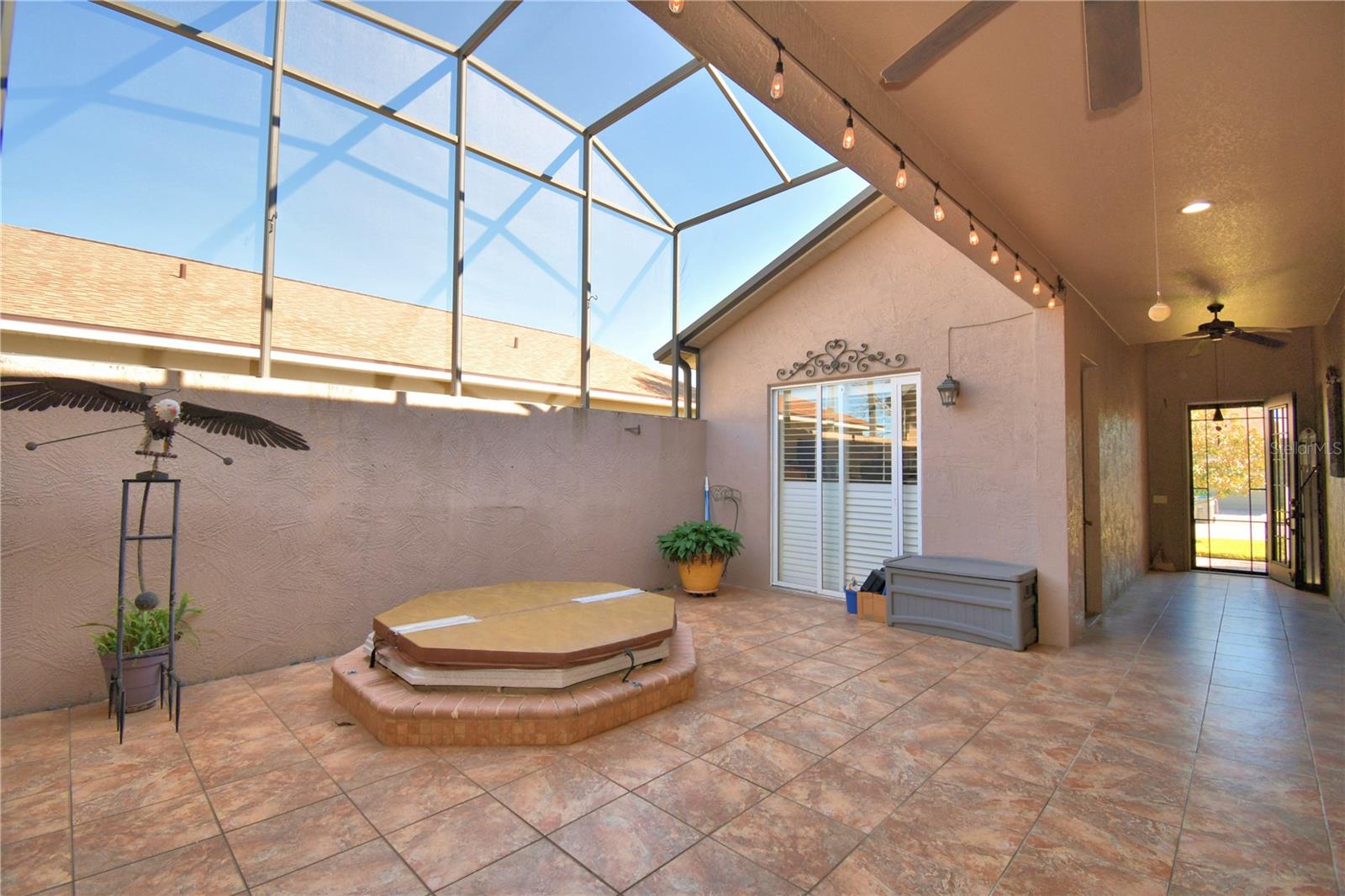 VIENNA SQUARE PH 01 - Residential