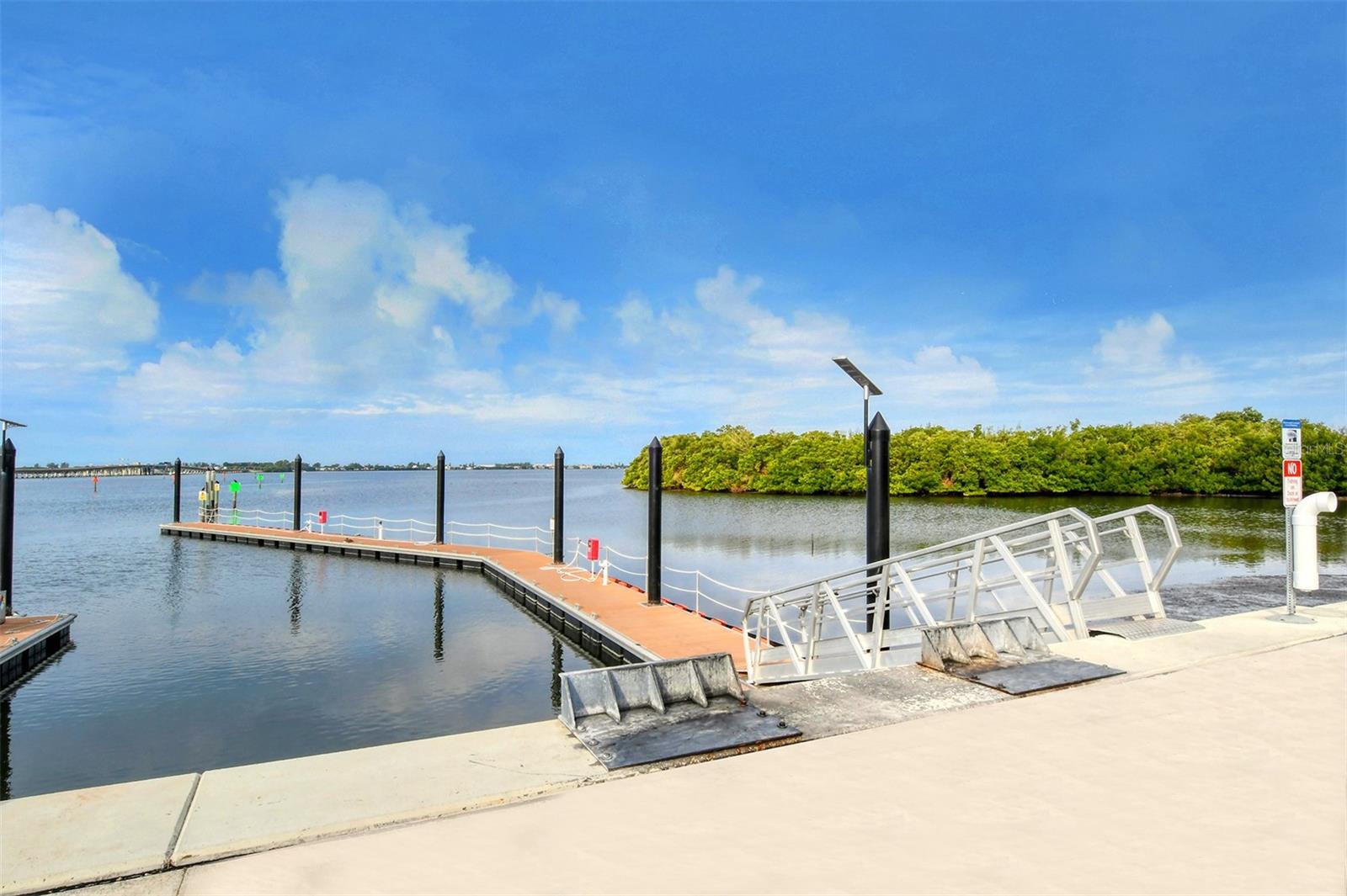 EDGEWATER WALK II ON HARBOUR IS 2, 4, 8-11 - Residential Lease