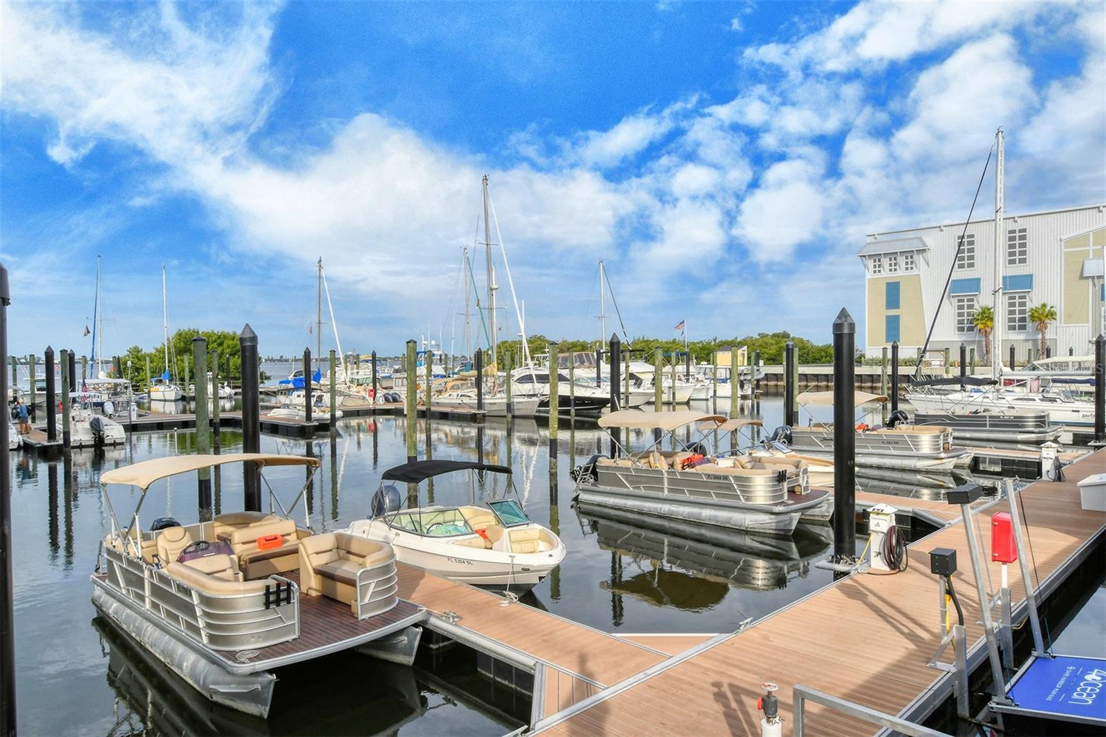 EDGEWATER WALK II ON HARBOUR IS 2, 4, 8-11 - Residential Lease
