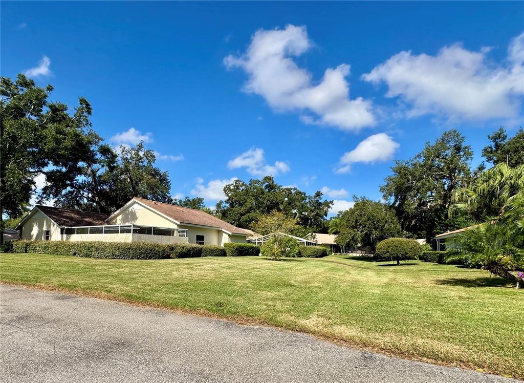 Photo of 5517 Garden Lakes Oak, Bradenton, FL 34203 (MLS # A4667743)