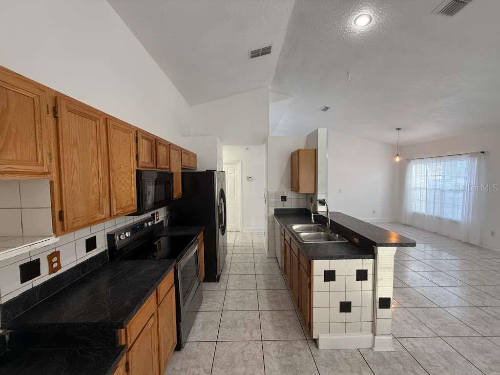 RIVER PARK PH 02 - Residential Lease