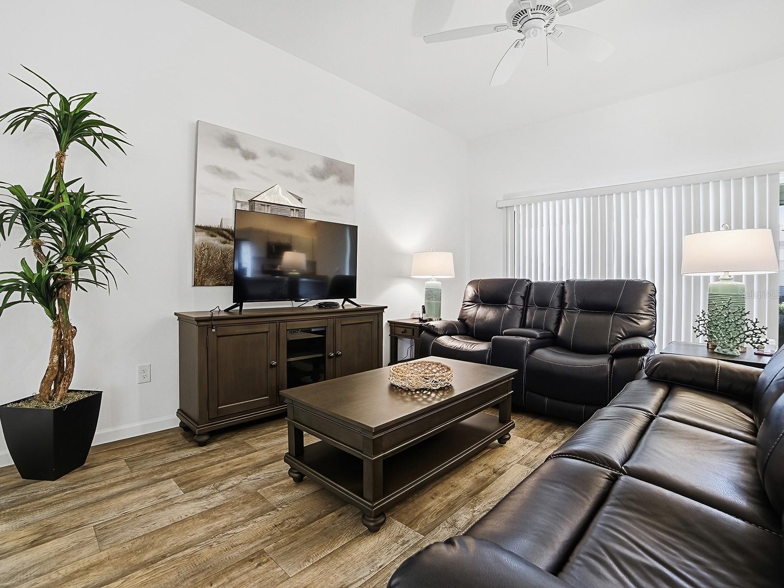 OXFORD OAKS - Residential