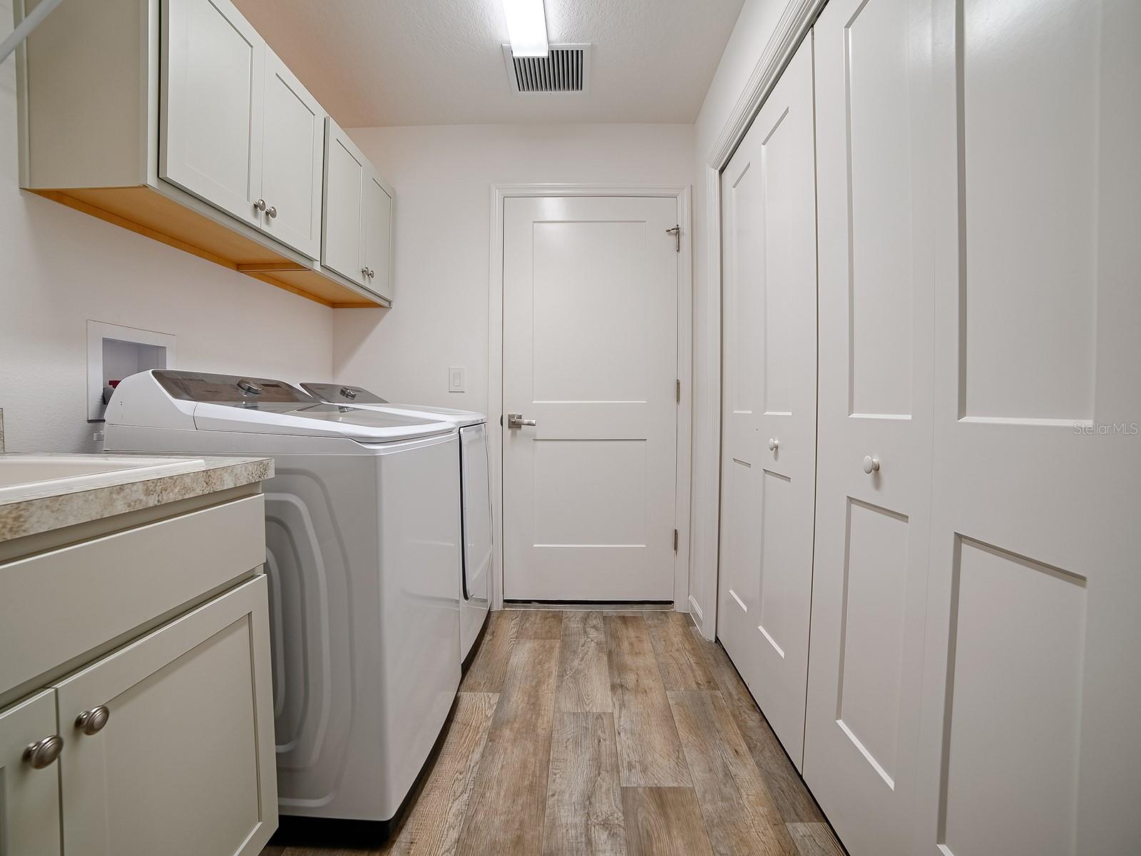 OXFORD OAKS - Residential