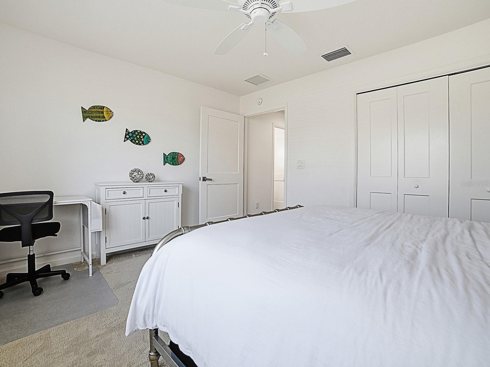 OXFORD OAKS - Residential