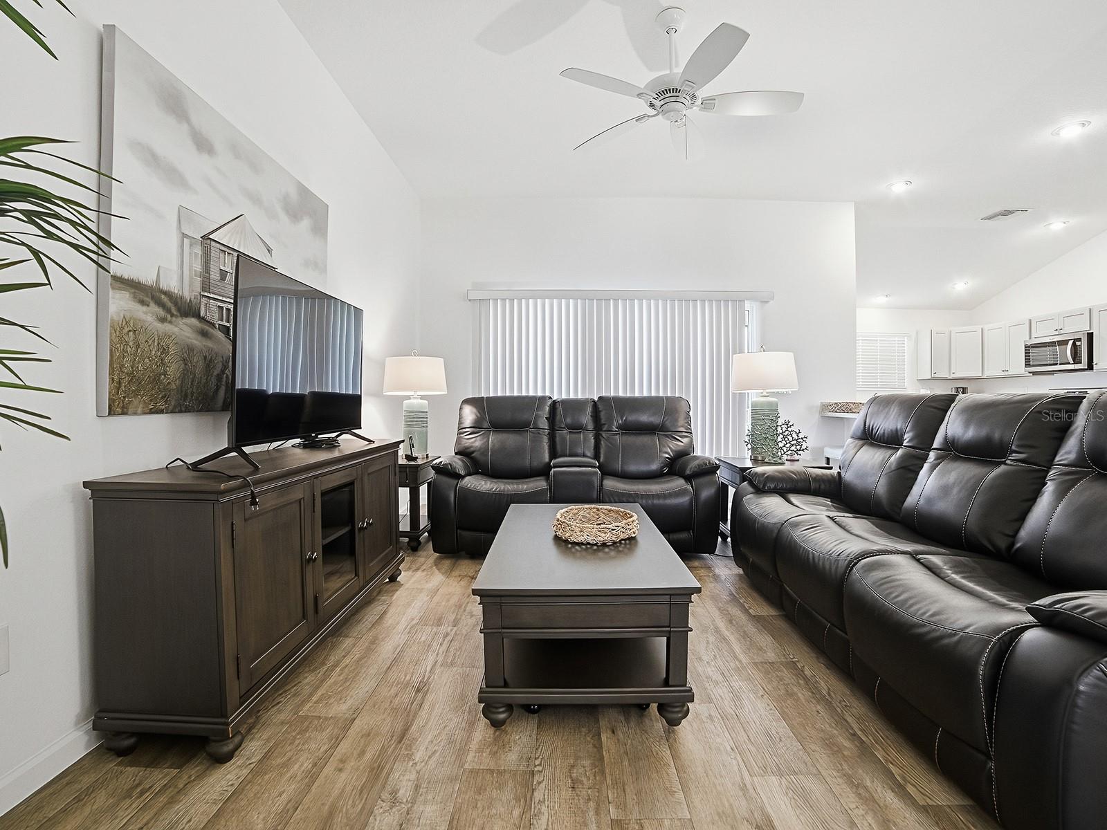 OXFORD OAKS - Residential