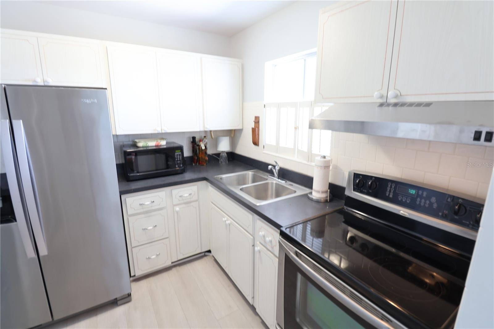 THE THIRD BAYSHORE - Residential Lease