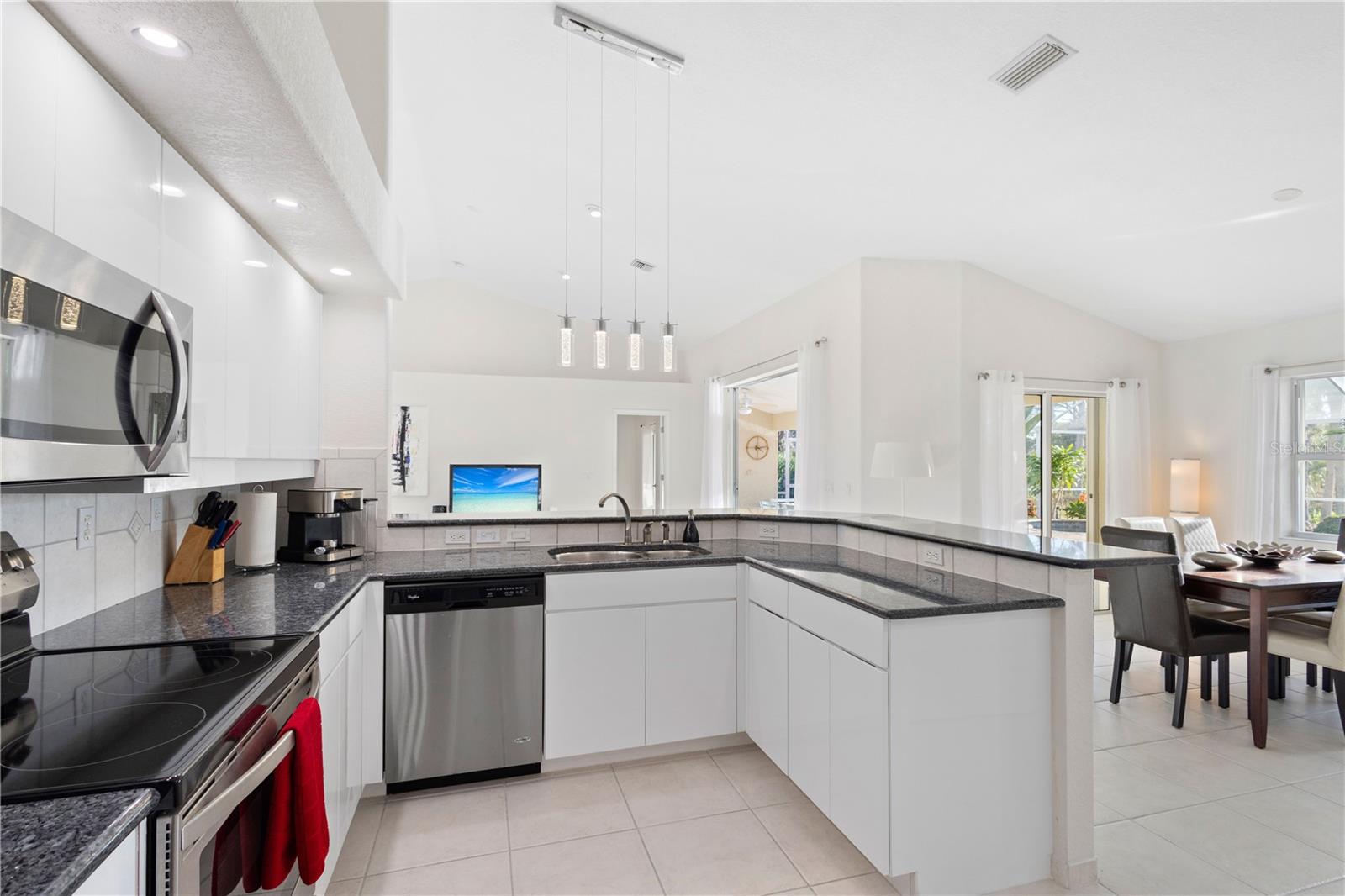 ROTONDA WEST PINE VALLEY - Residential