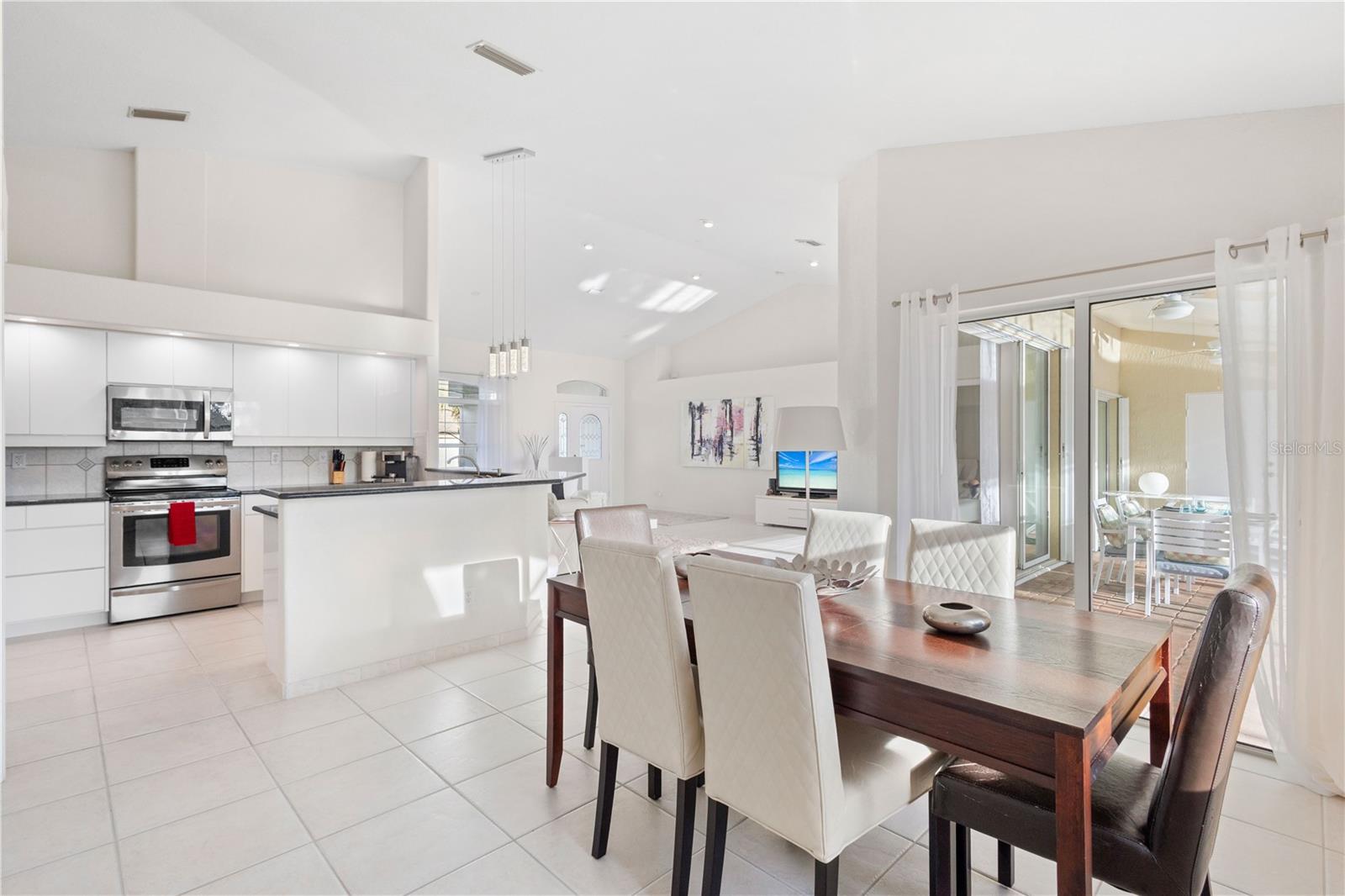 ROTONDA WEST PINE VALLEY - Residential