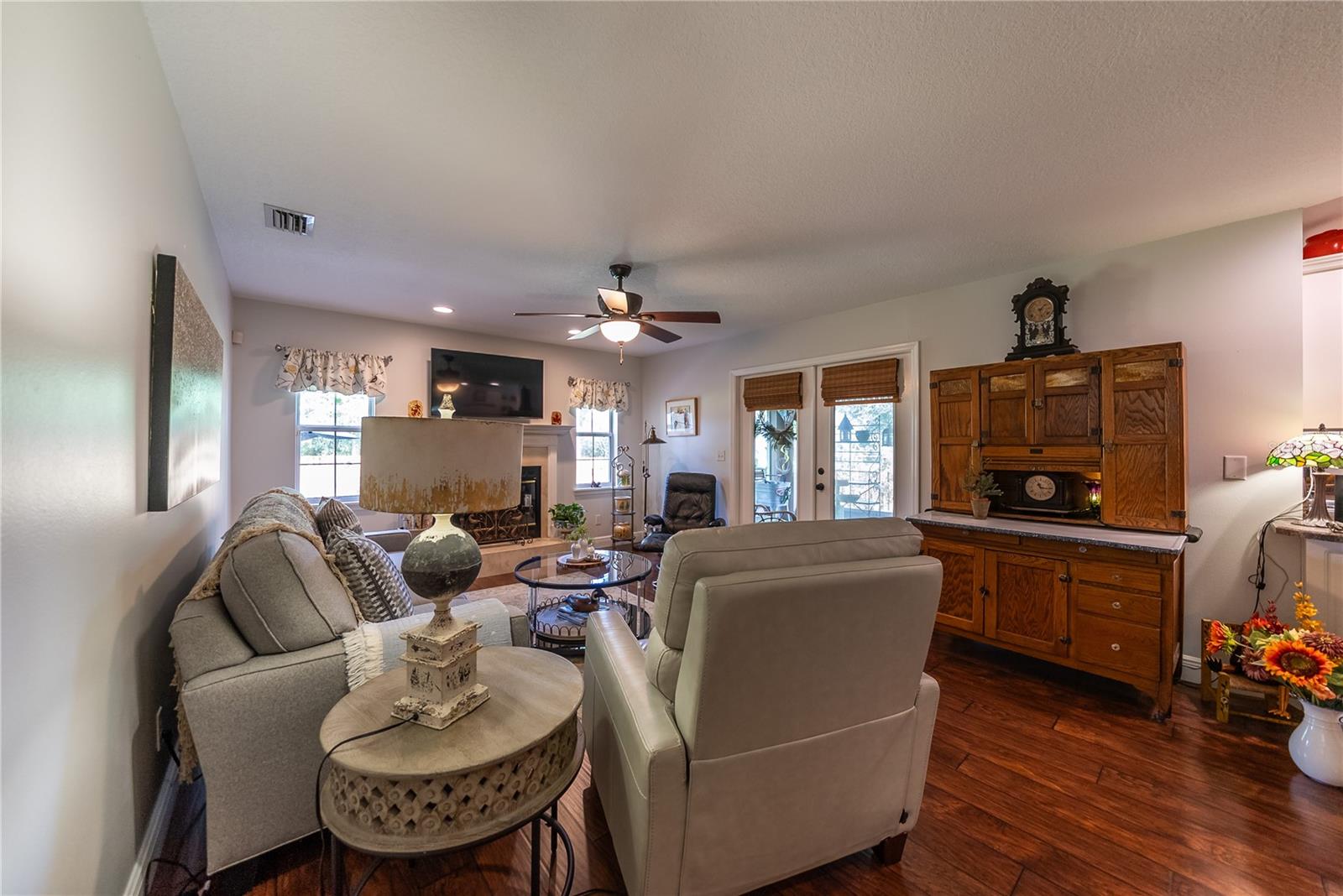 HUNTERS TRACE - Residential