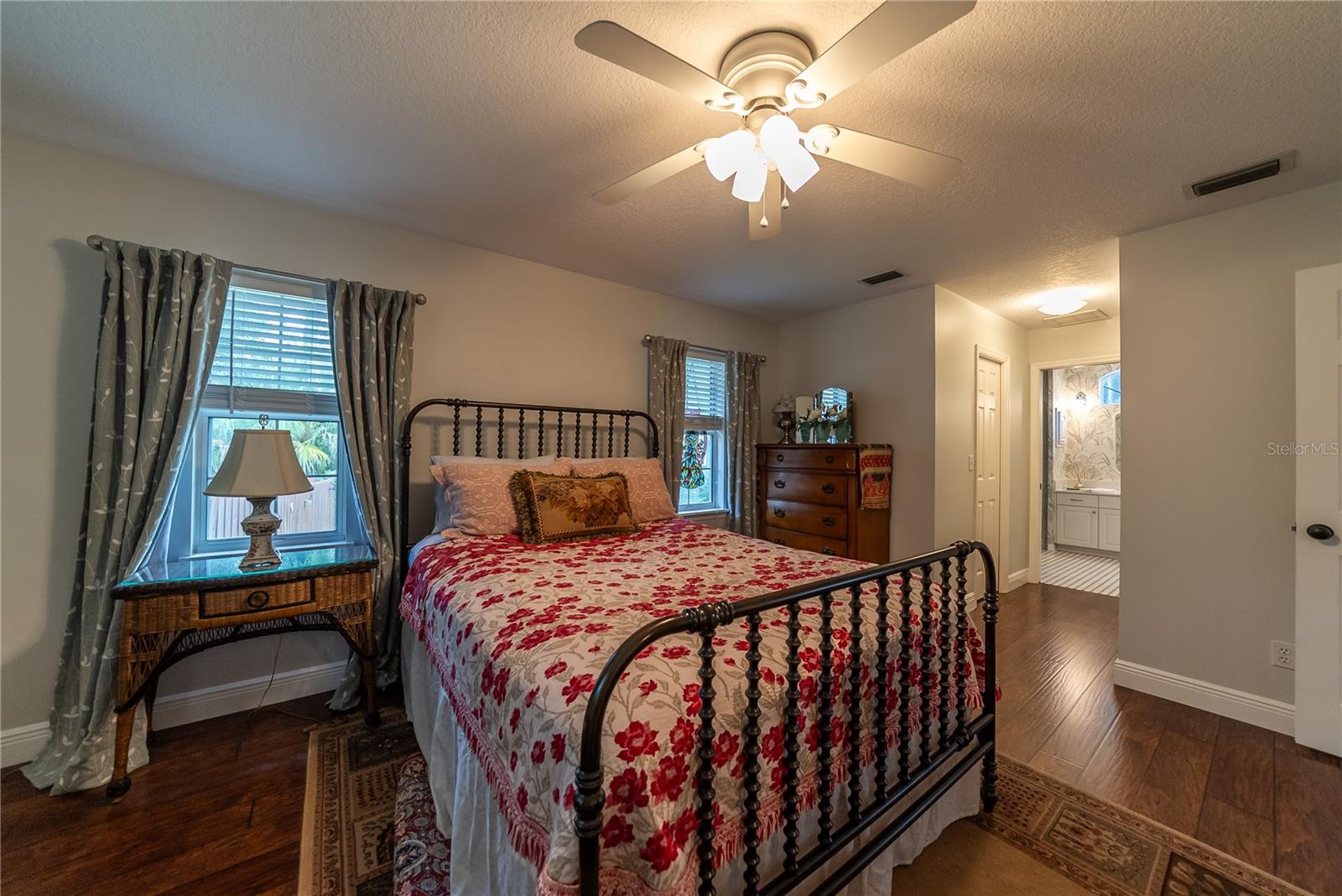 HUNTERS TRACE - Residential