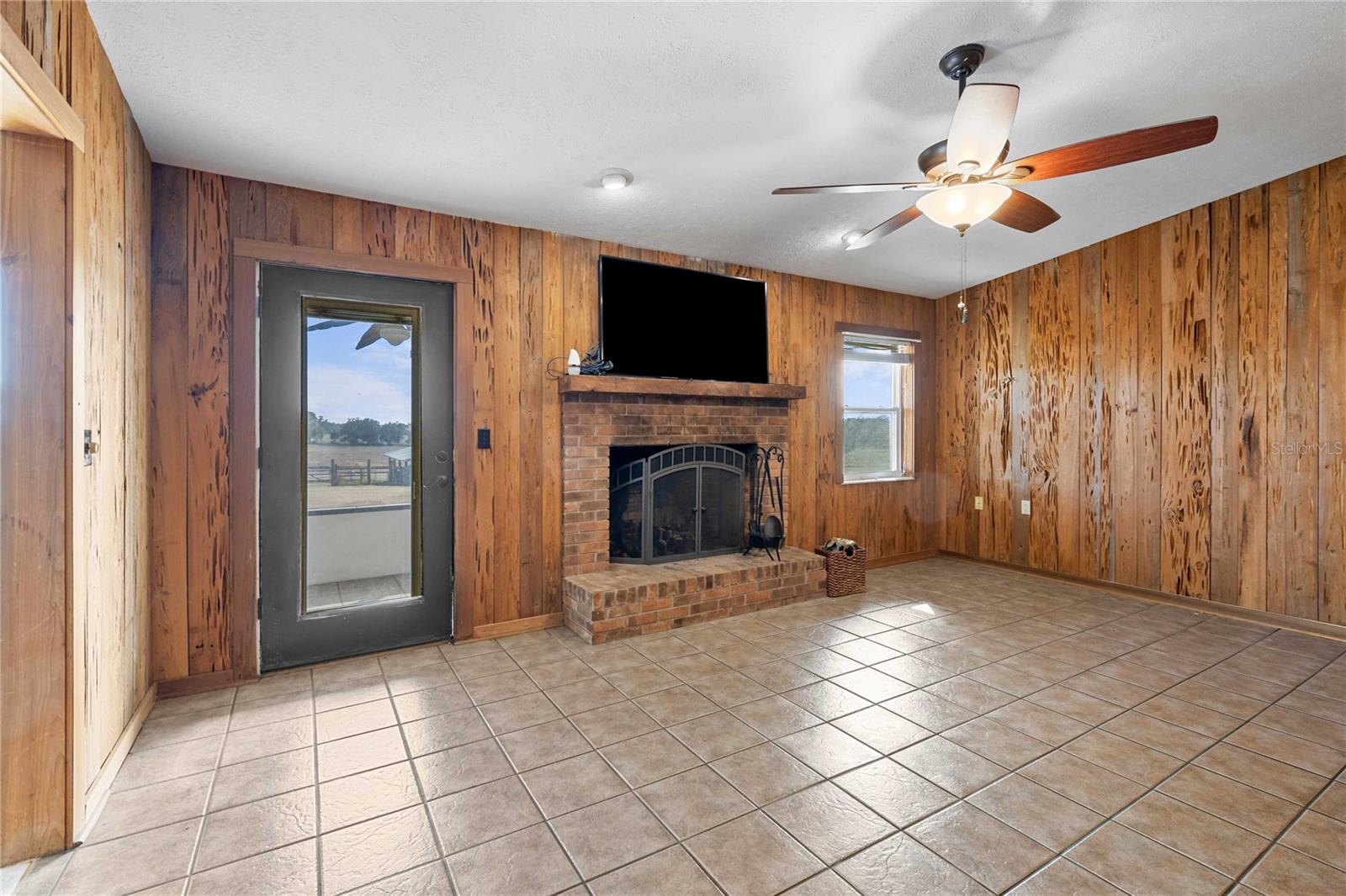 ACREAGE - Residential