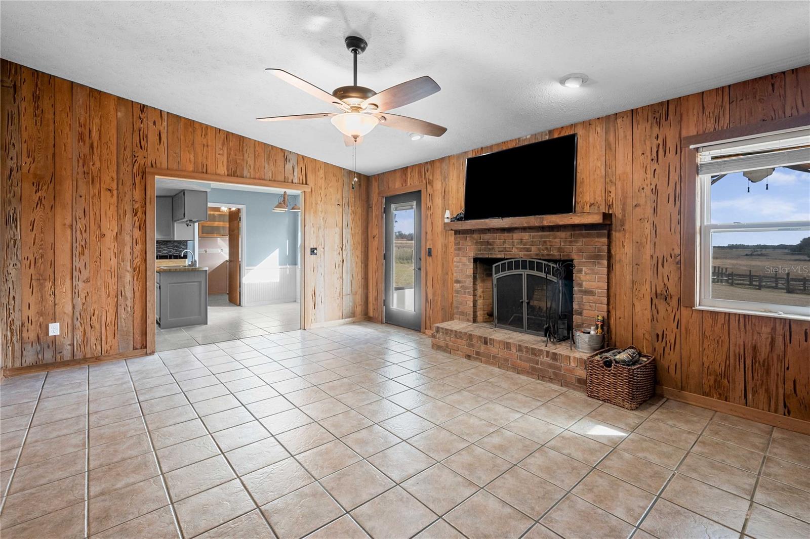 ACREAGE - Residential