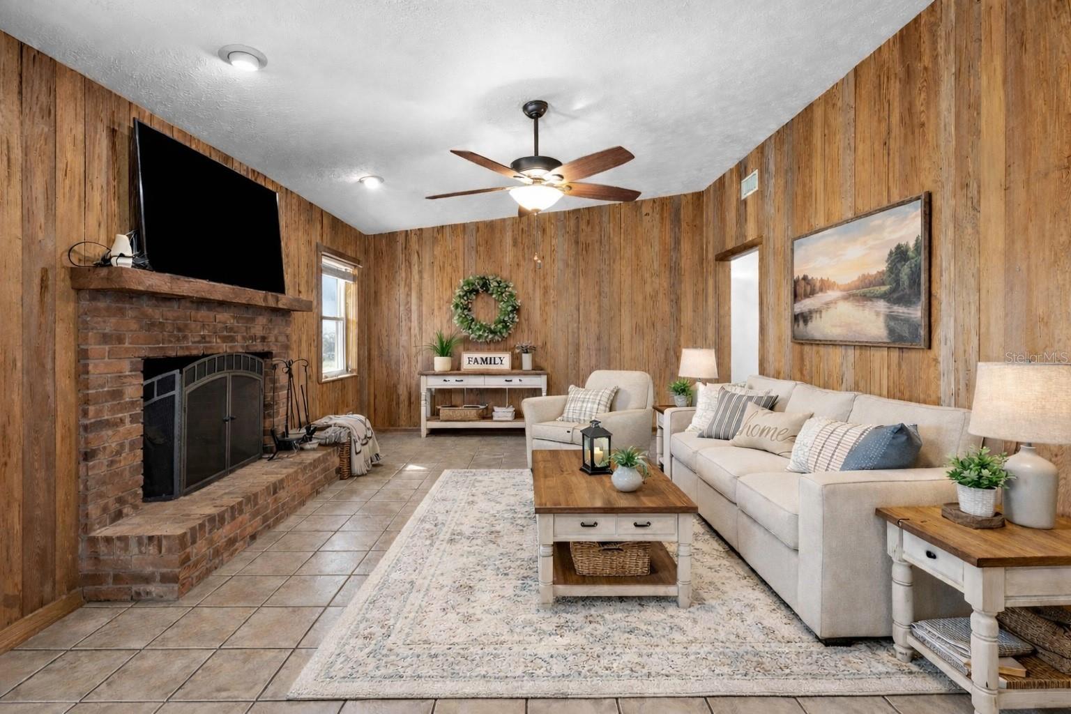 ACREAGE - Residential