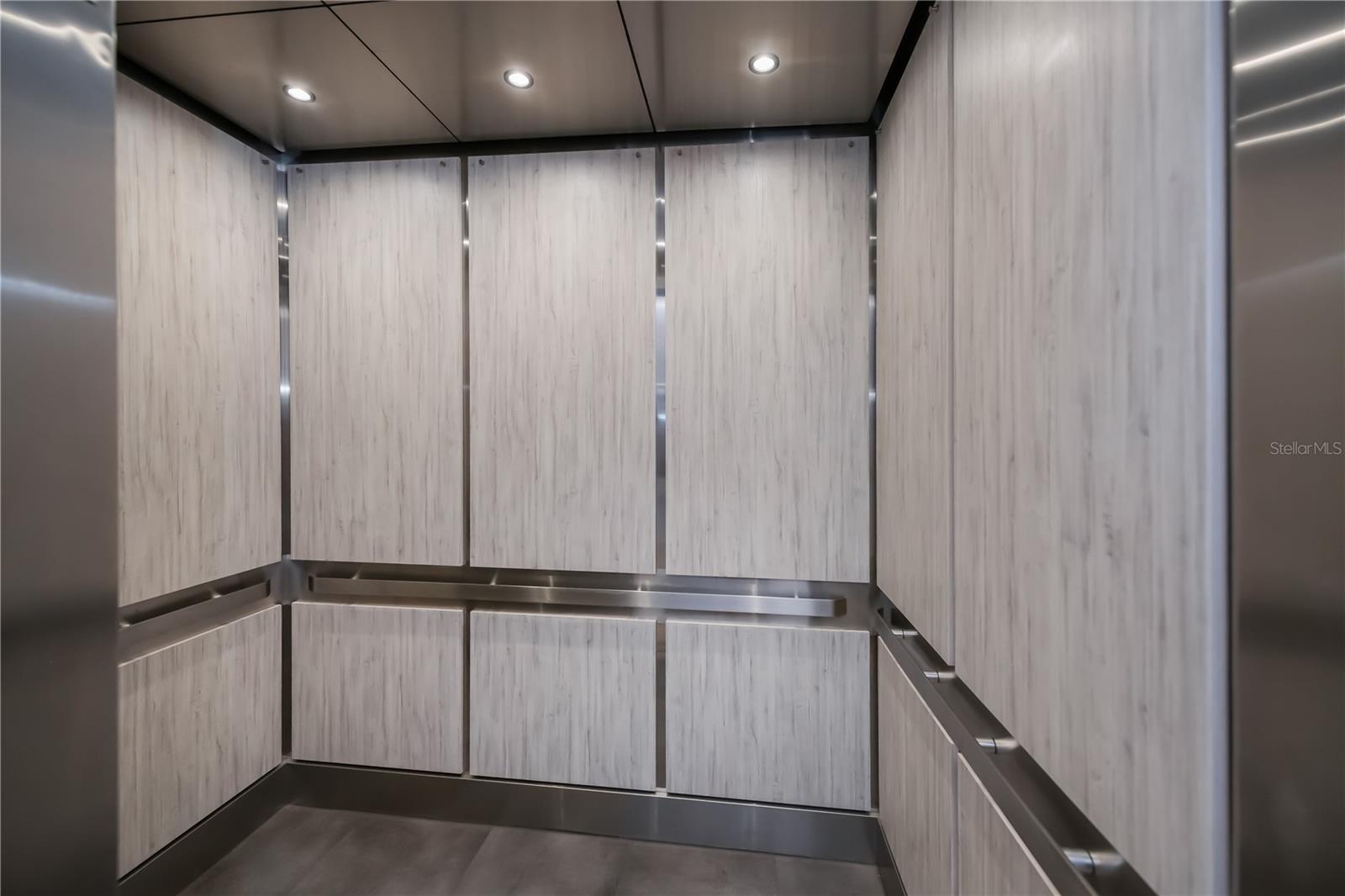 LIDO TOWERS - Residential