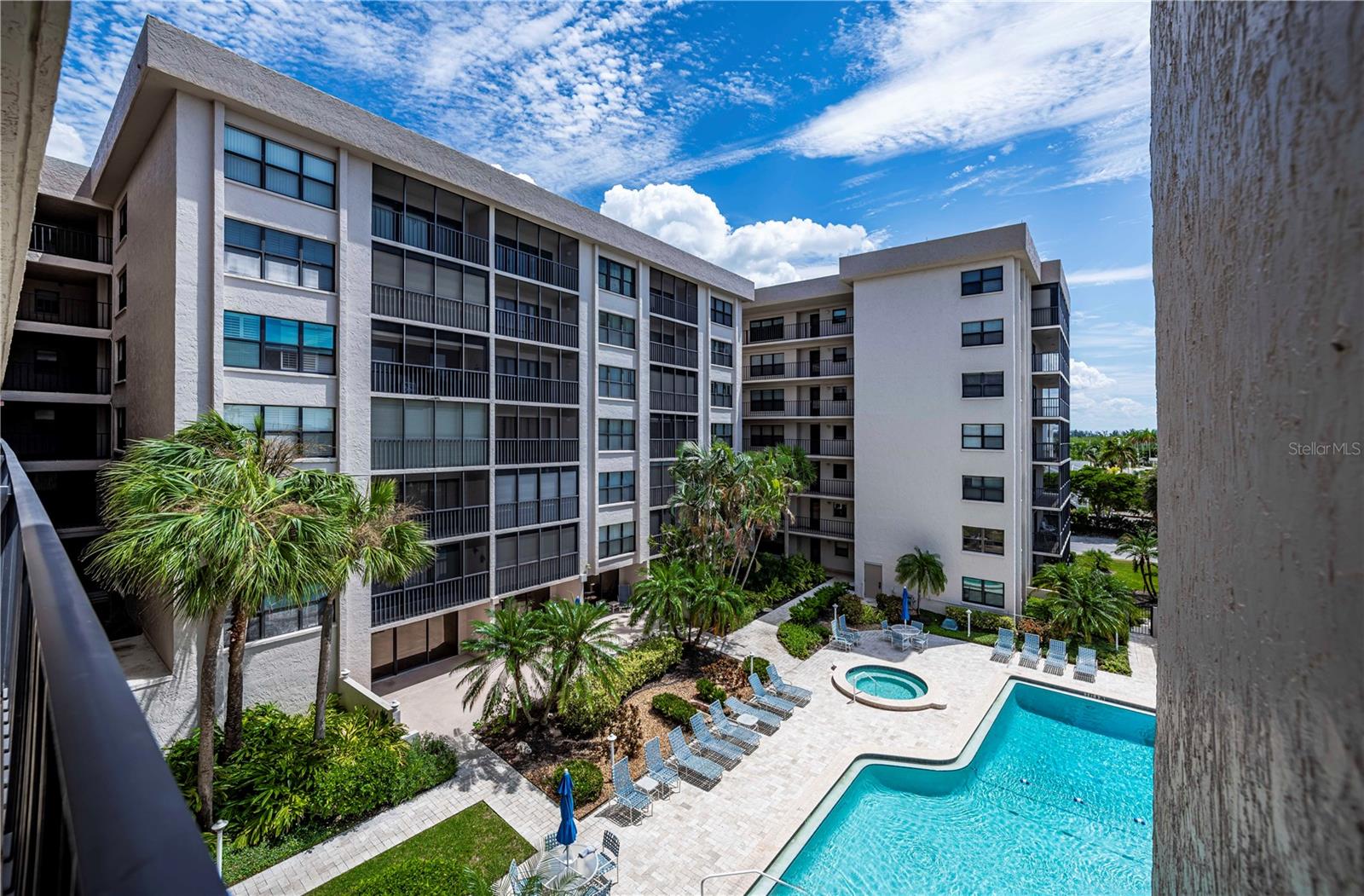 LIDO TOWERS - Residential