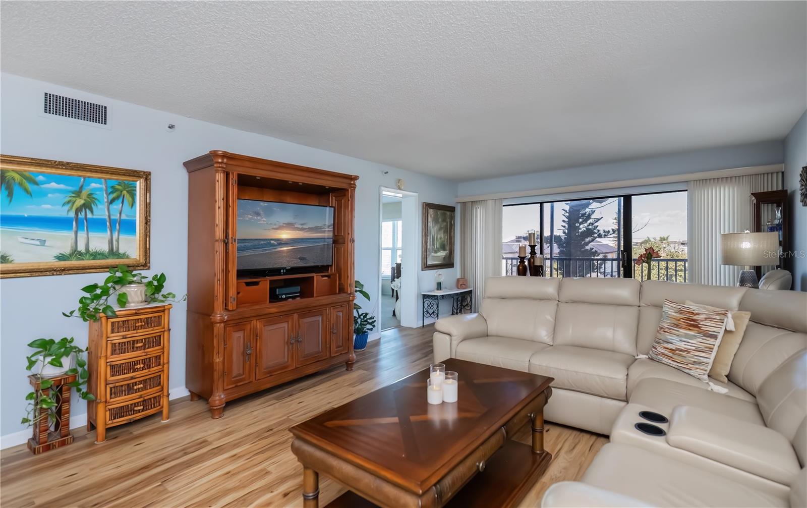 LIDO TOWERS - Residential