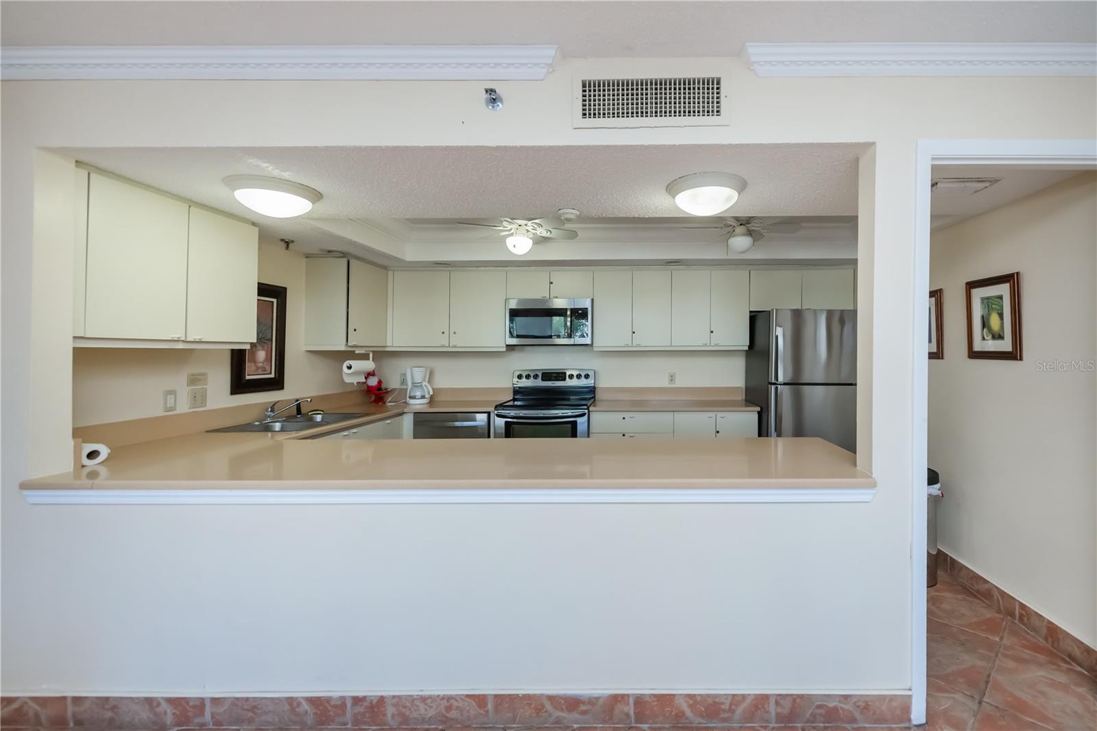 LIDO TOWERS - Residential