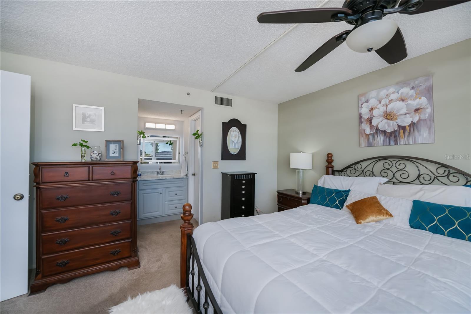 LIDO TOWERS - Residential