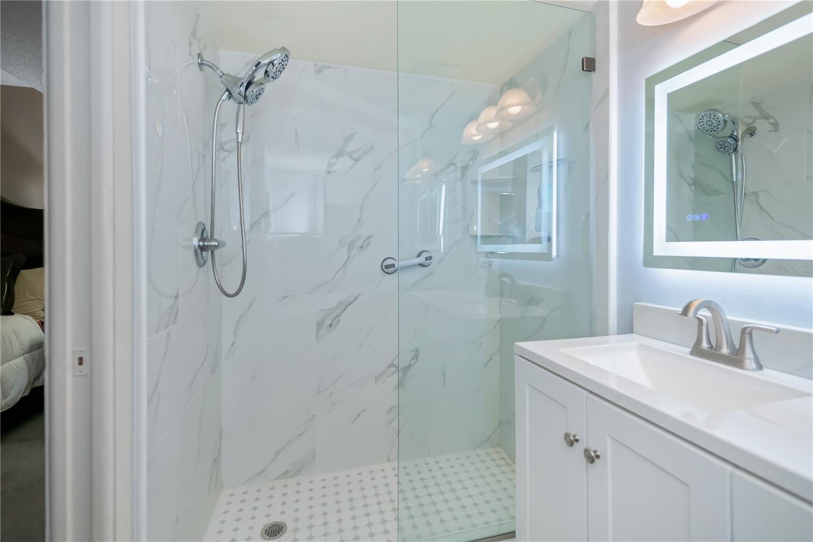 LIDO TOWERS - Residential