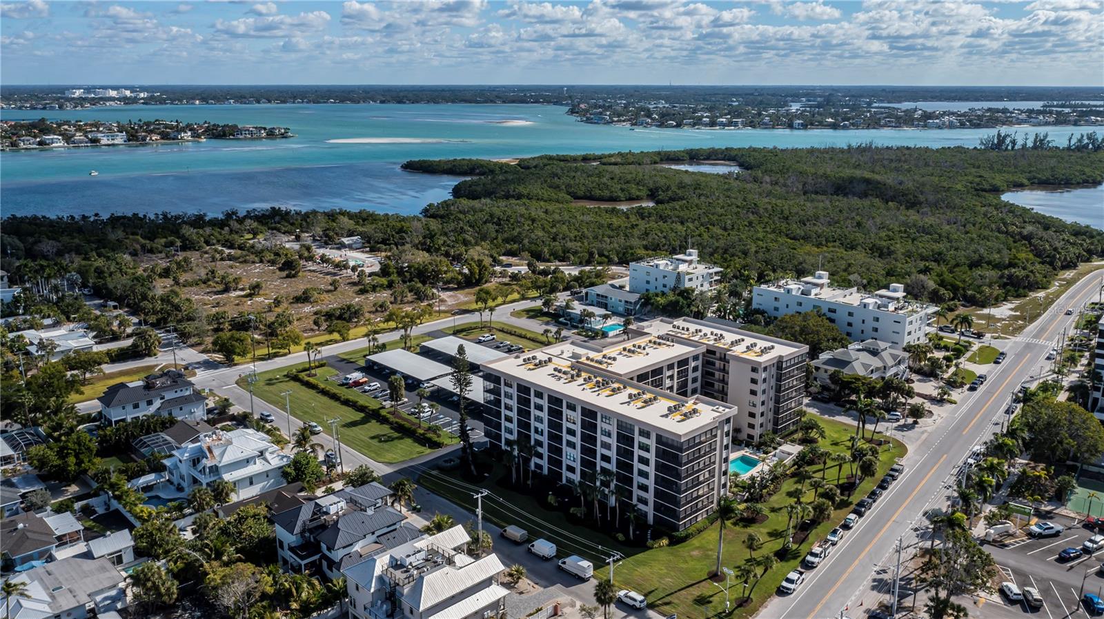 LIDO TOWERS - Residential