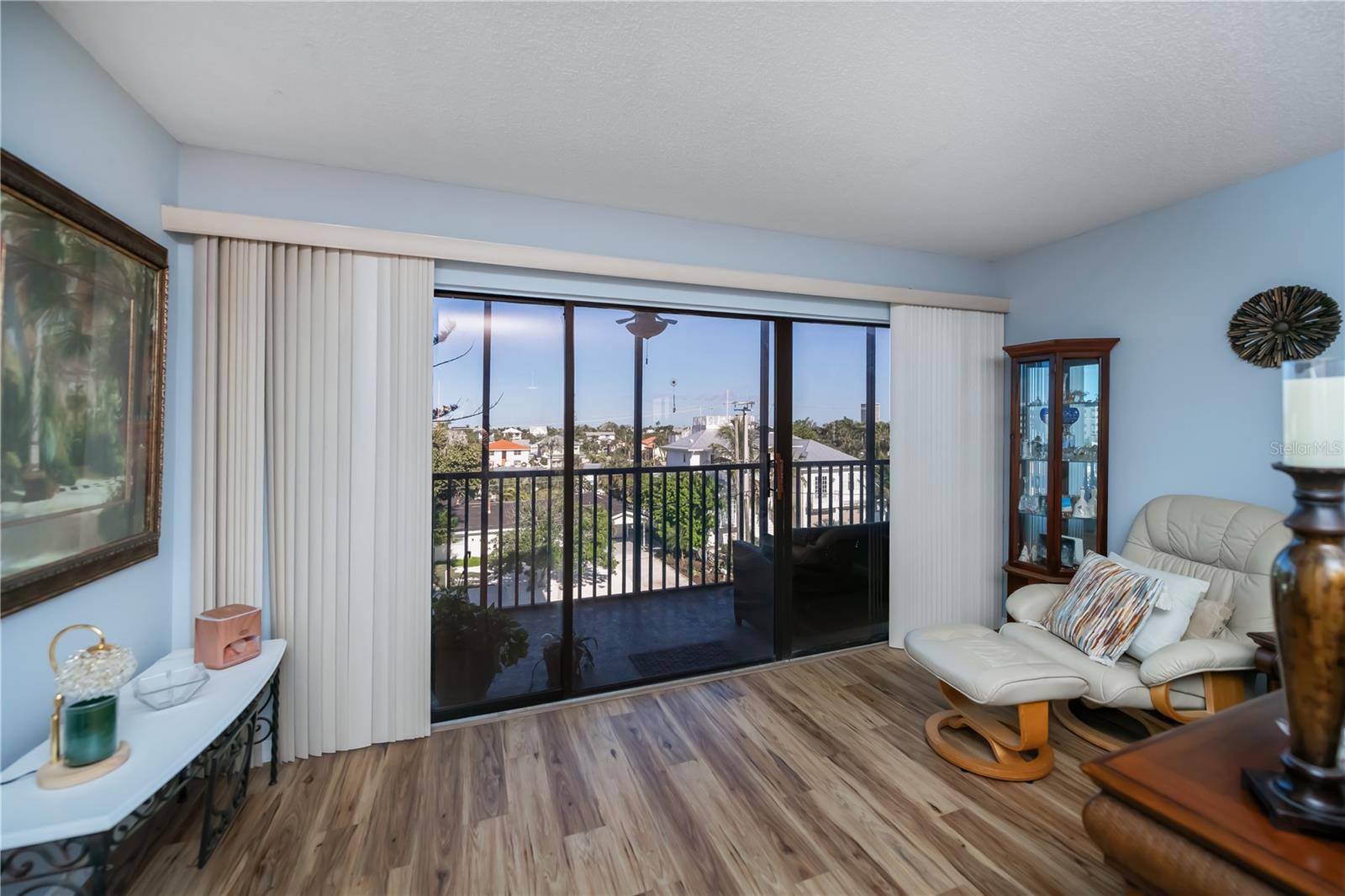 LIDO TOWERS - Residential