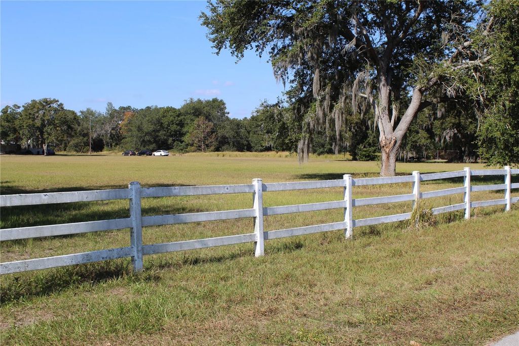 Photo of 2755 Taylor Road, Winter Haven, FL 33880 (MLS # L4957442)