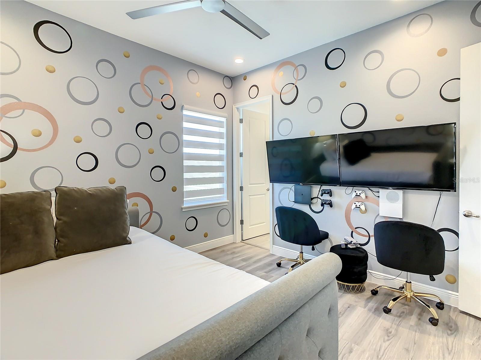 REUNION WEST VLGS NORTH - Residential