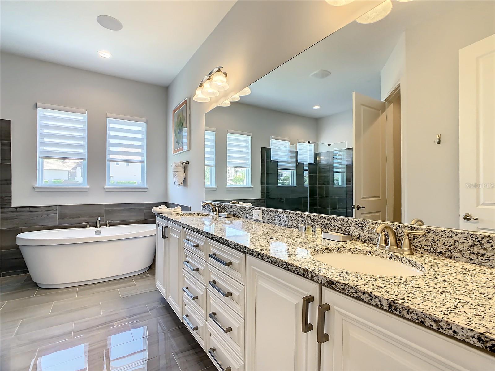 REUNION WEST VLGS NORTH - Residential