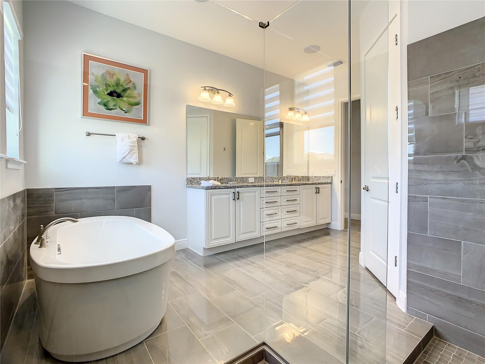 REUNION WEST VLGS NORTH - Residential