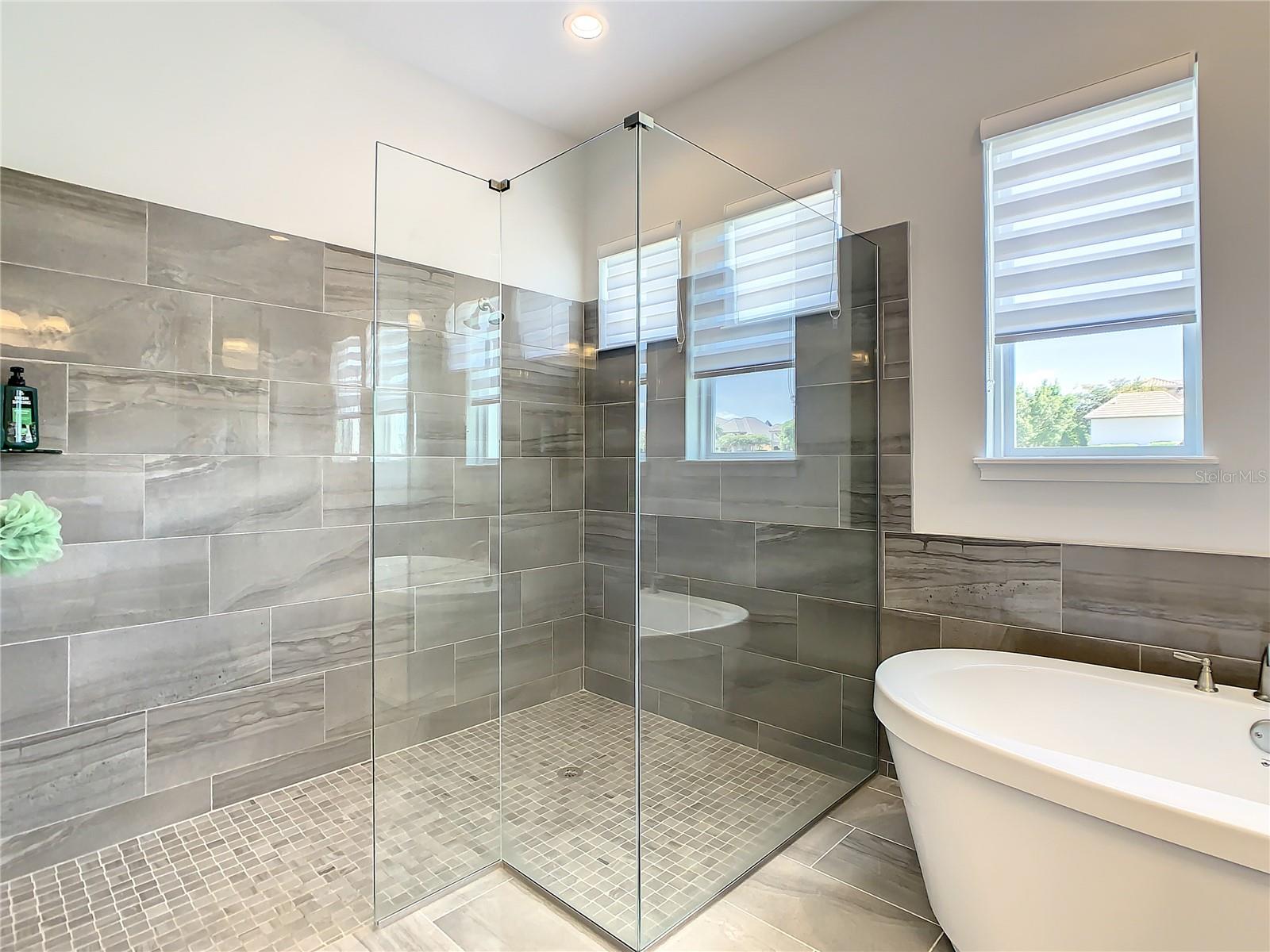 REUNION WEST VLGS NORTH - Residential