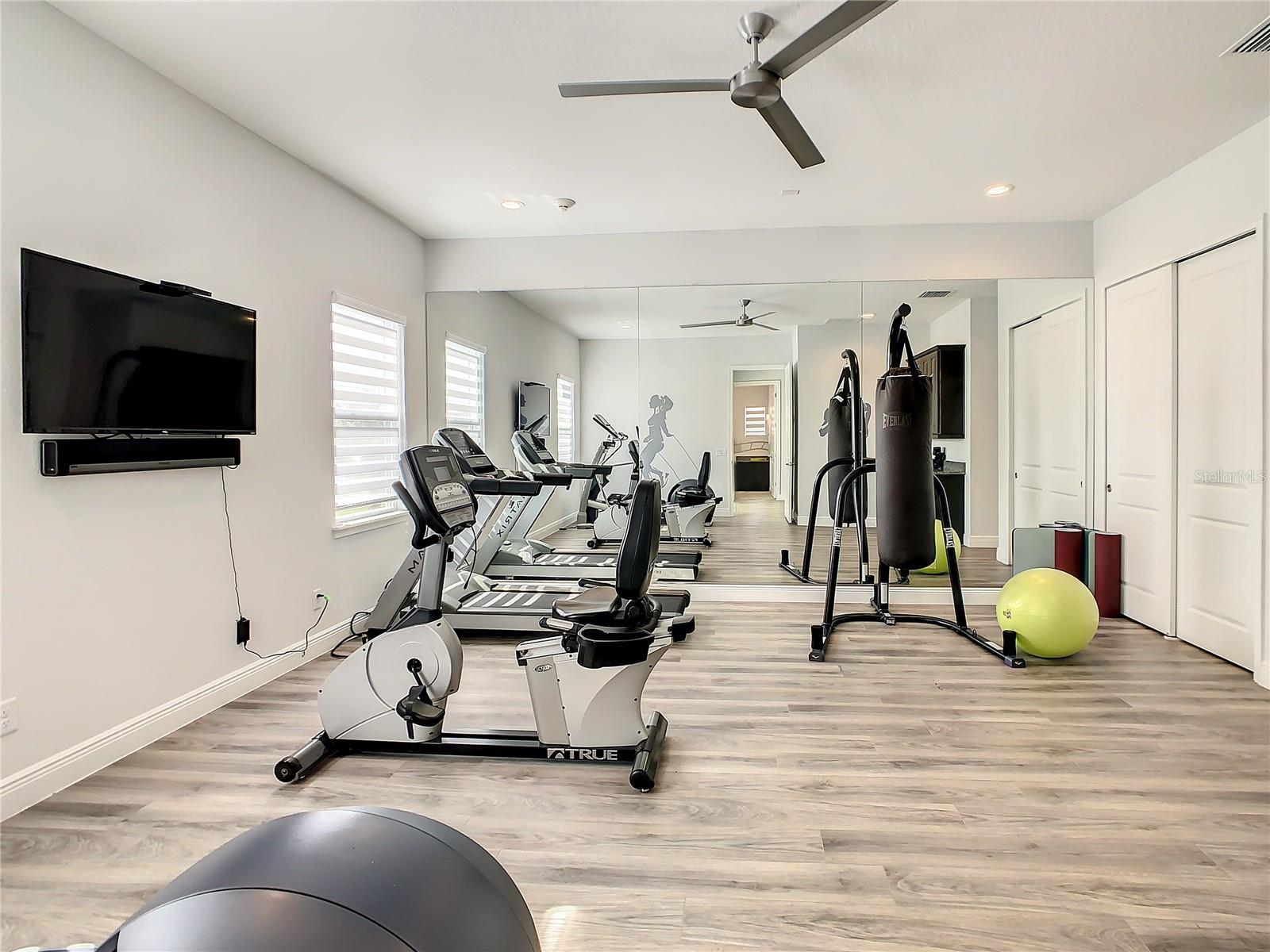 REUNION WEST VLGS NORTH - Residential