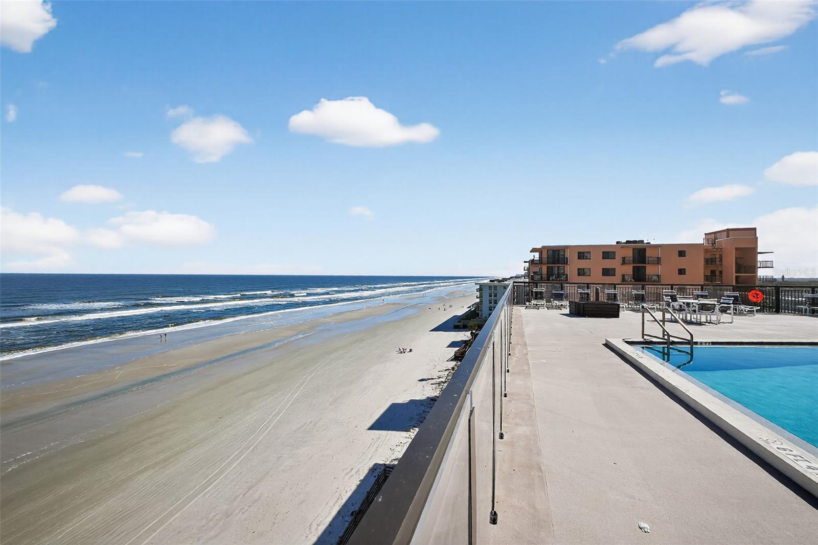 MOONTIDE CONDO - Residential