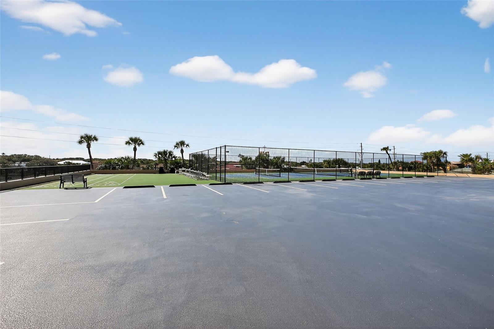 MOONTIDE CONDO - Residential