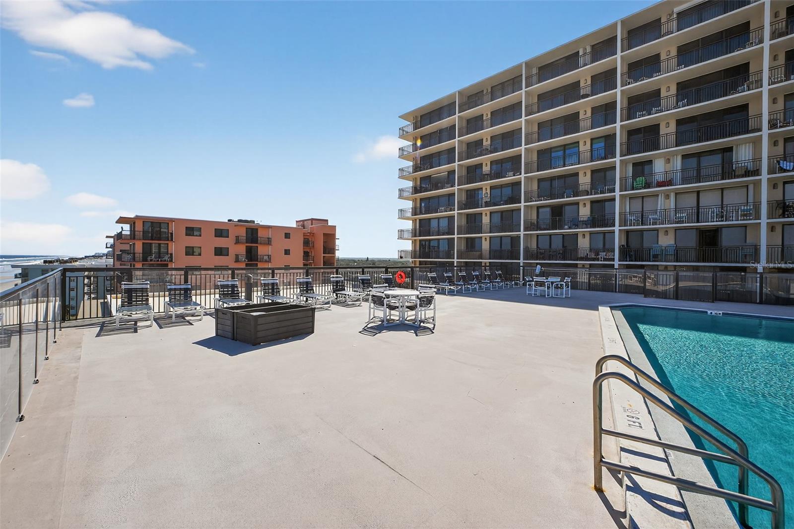 MOONTIDE CONDO - Residential