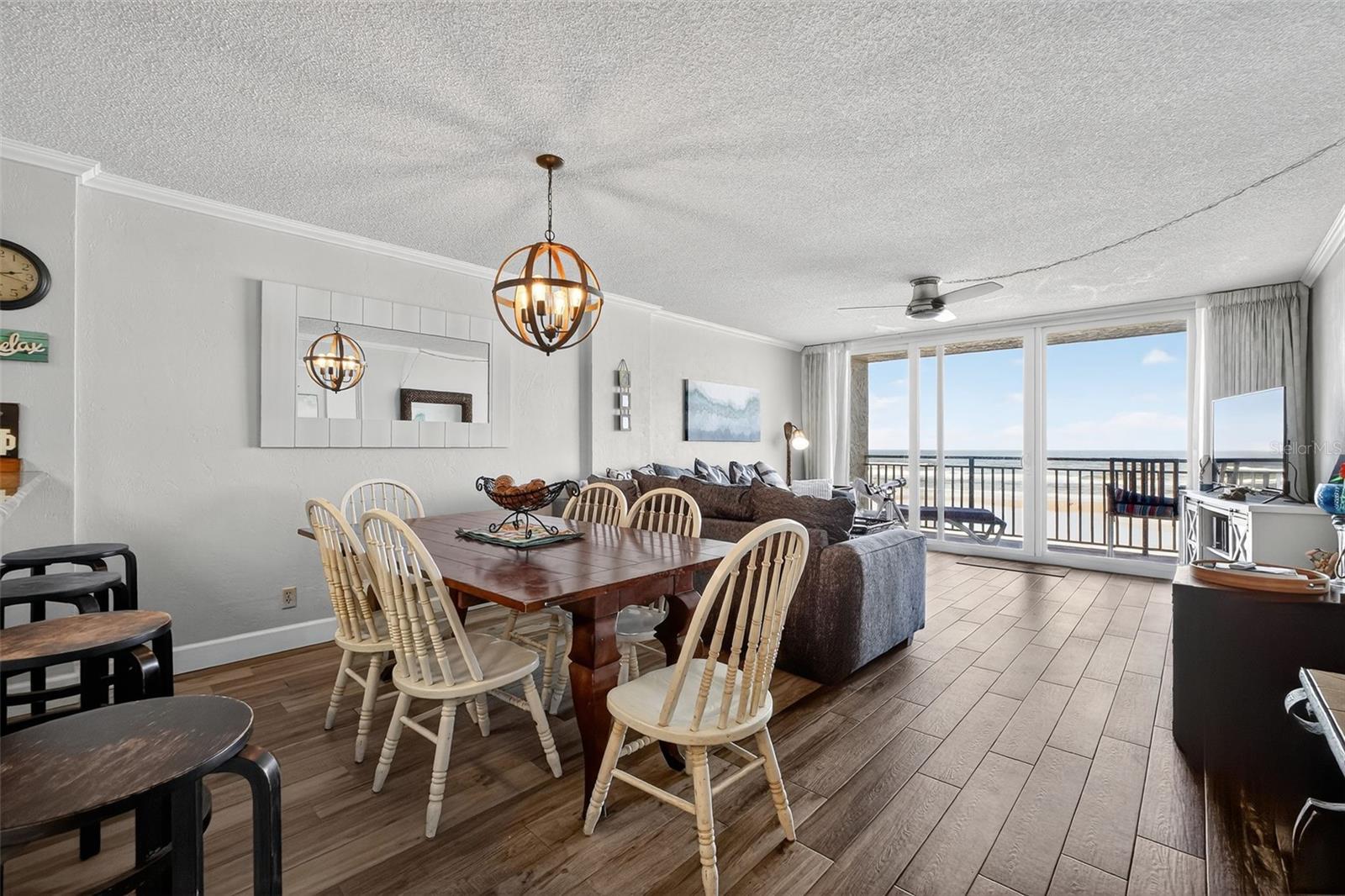 MOONTIDE CONDO - Residential