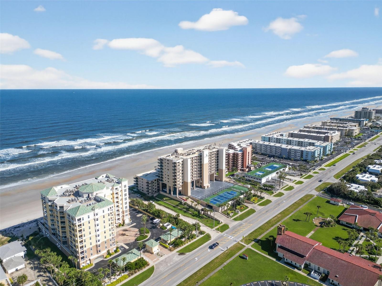 MOONTIDE CONDO - Residential