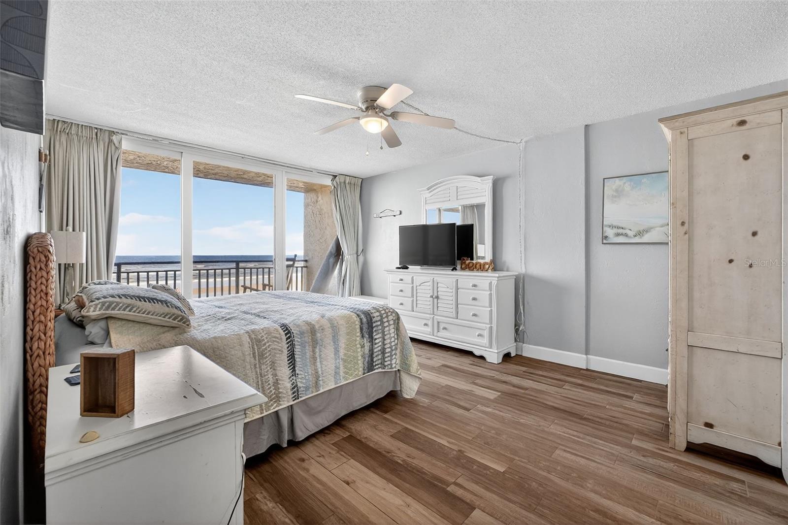 MOONTIDE CONDO - Residential