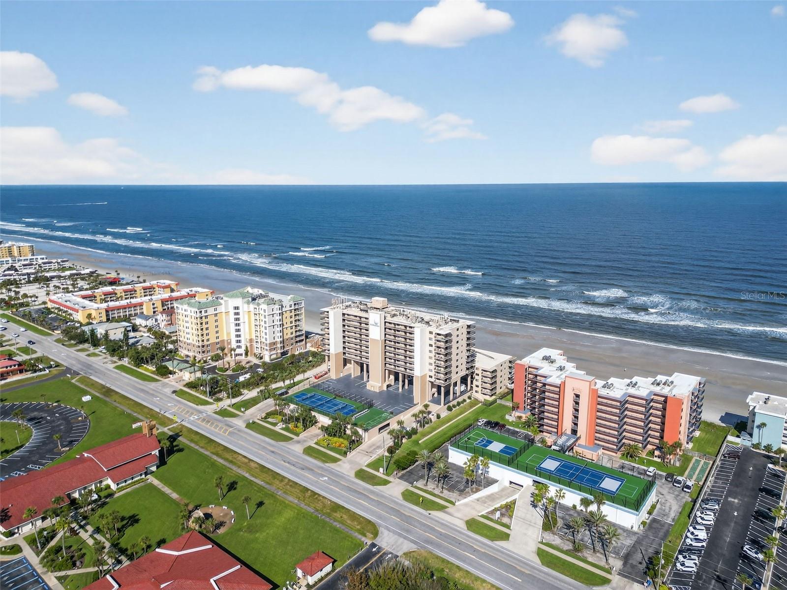 MOONTIDE CONDO - Residential