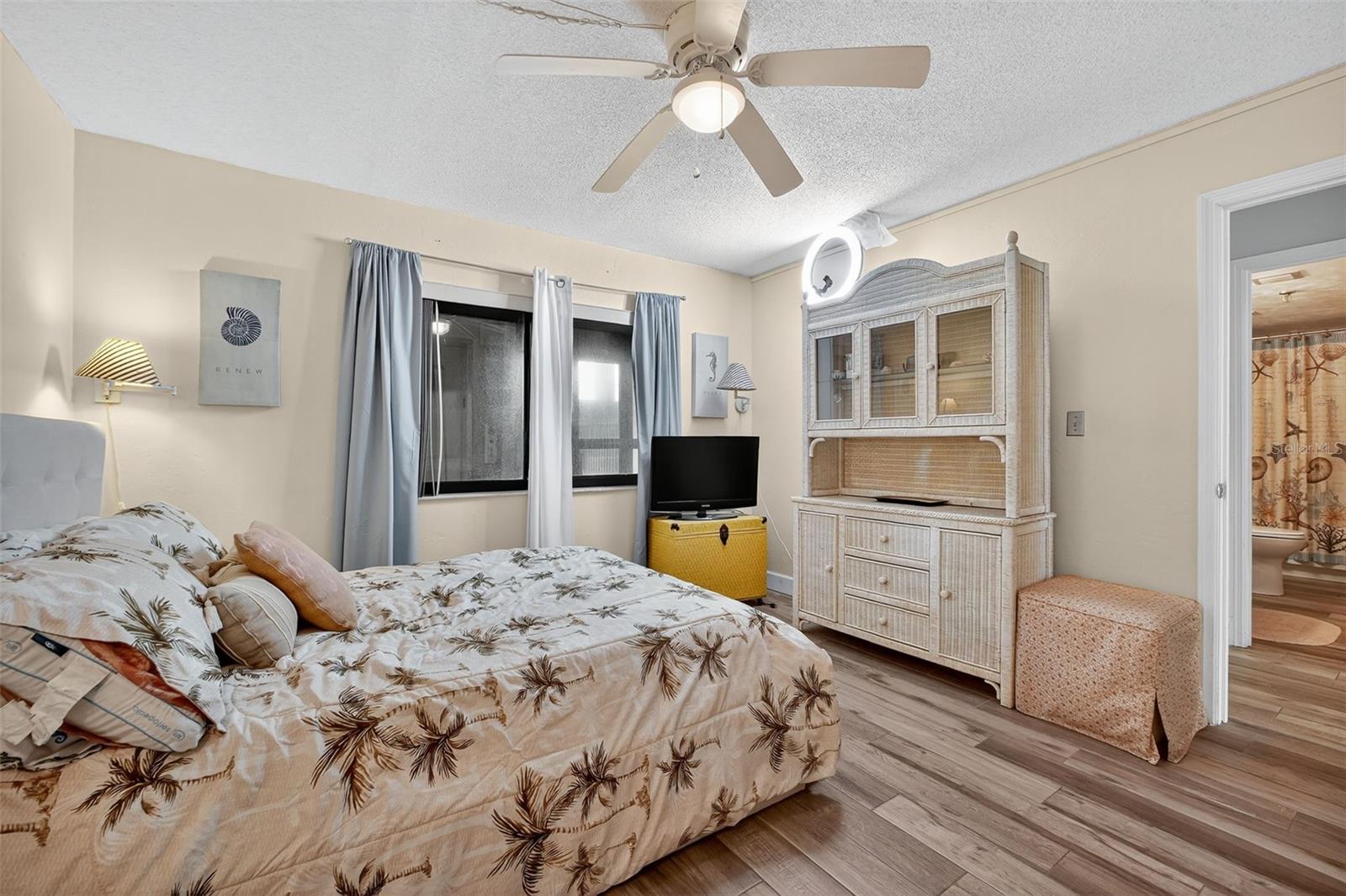 MOONTIDE CONDO - Residential