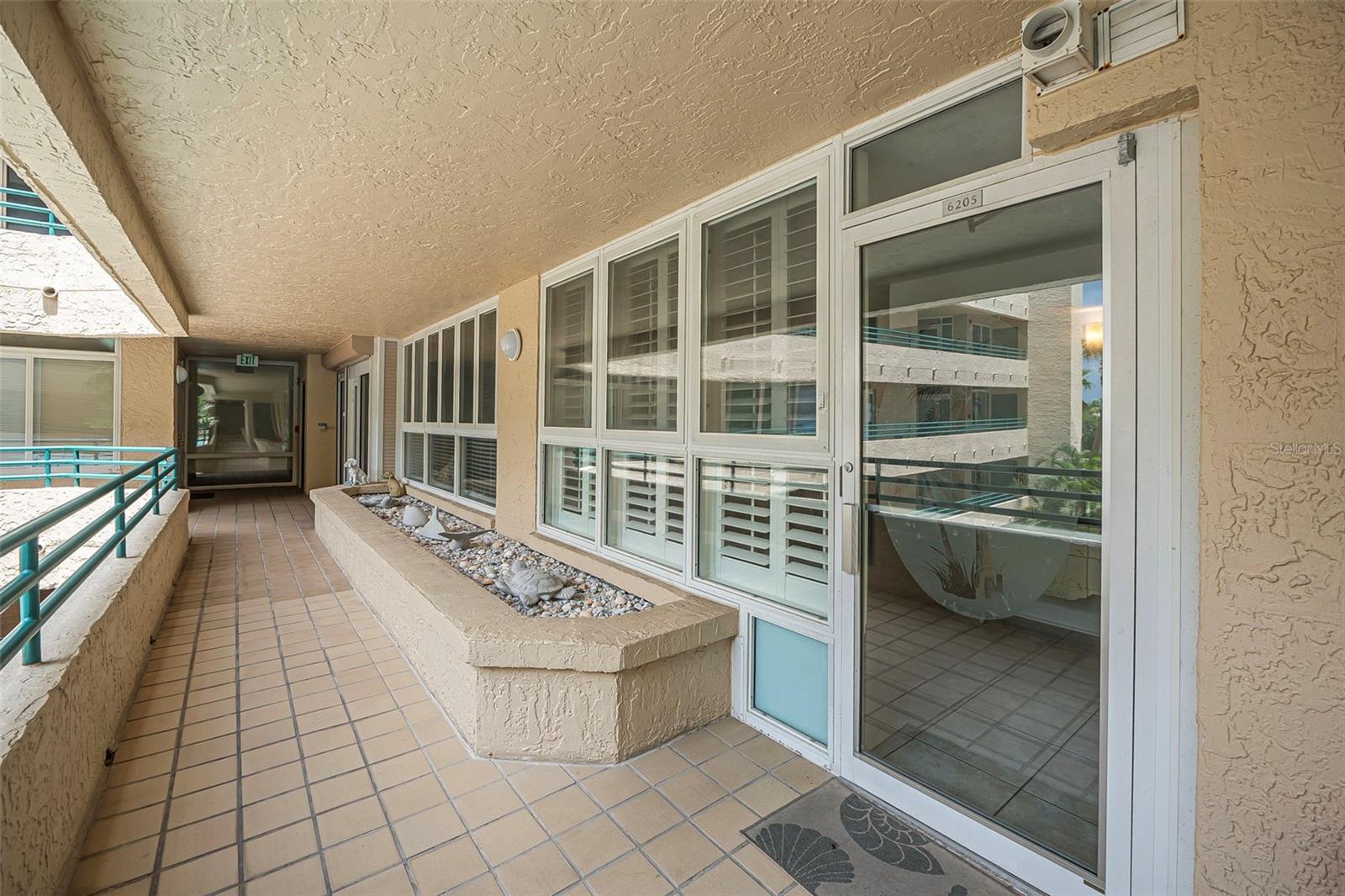 TOWERS AT PONCE INLET TOWER 01 CONDO - Residential