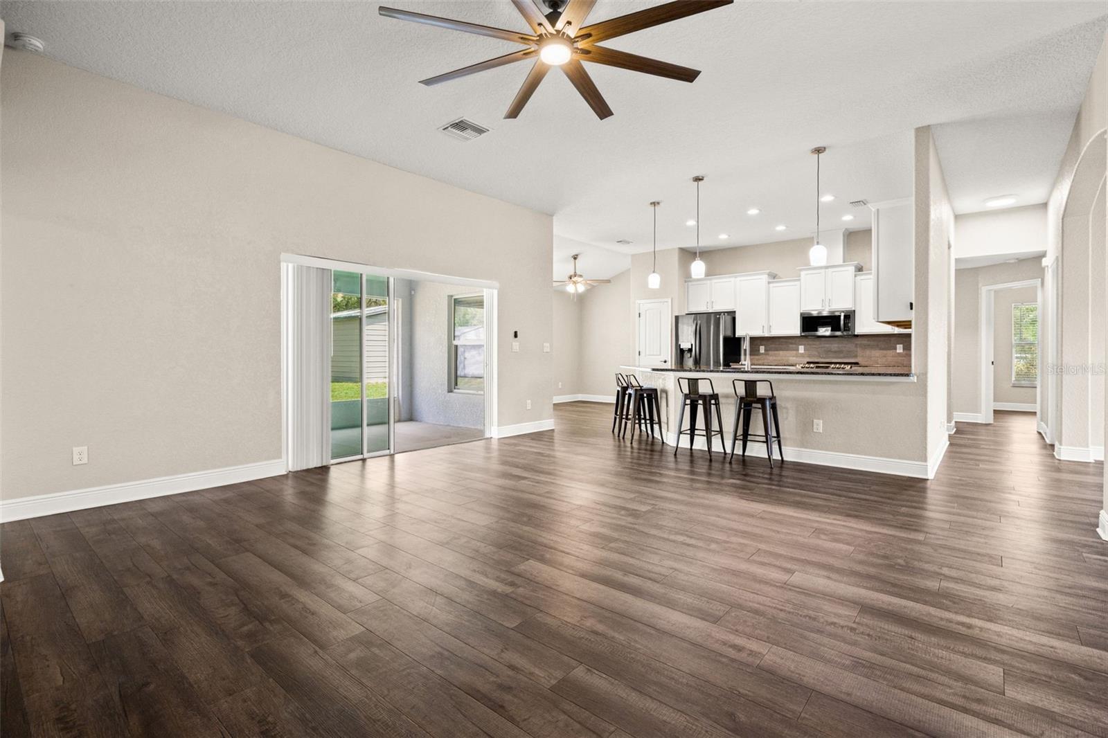 ROYAL HIGHLANDS - Residential