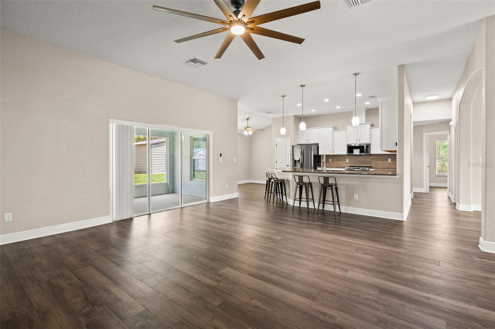 ROYAL HIGHLANDS - Residential