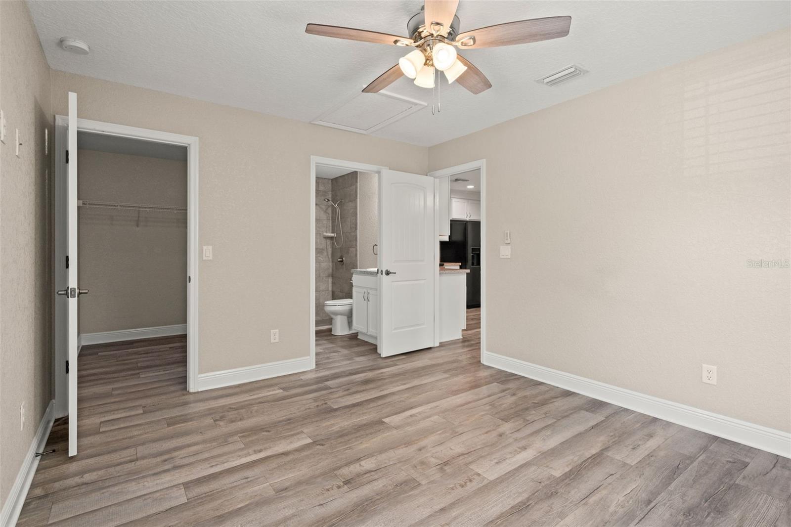 ROYAL HIGHLANDS - Residential