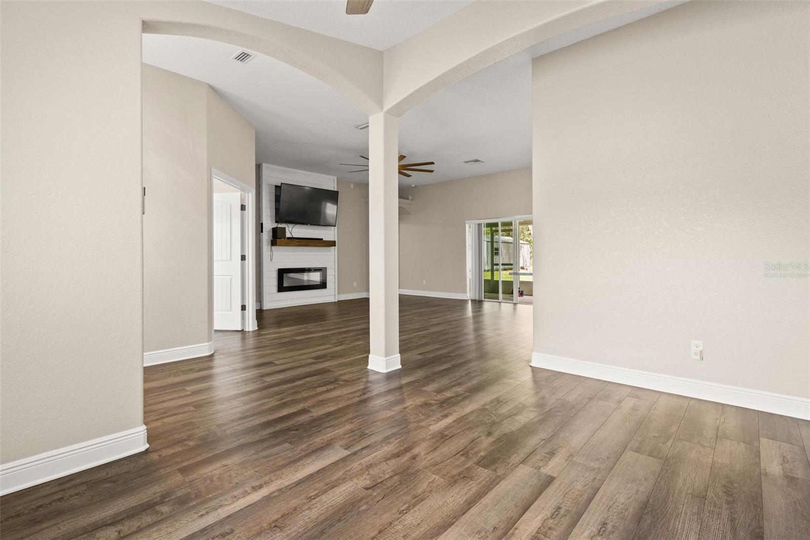 ROYAL HIGHLANDS - Residential