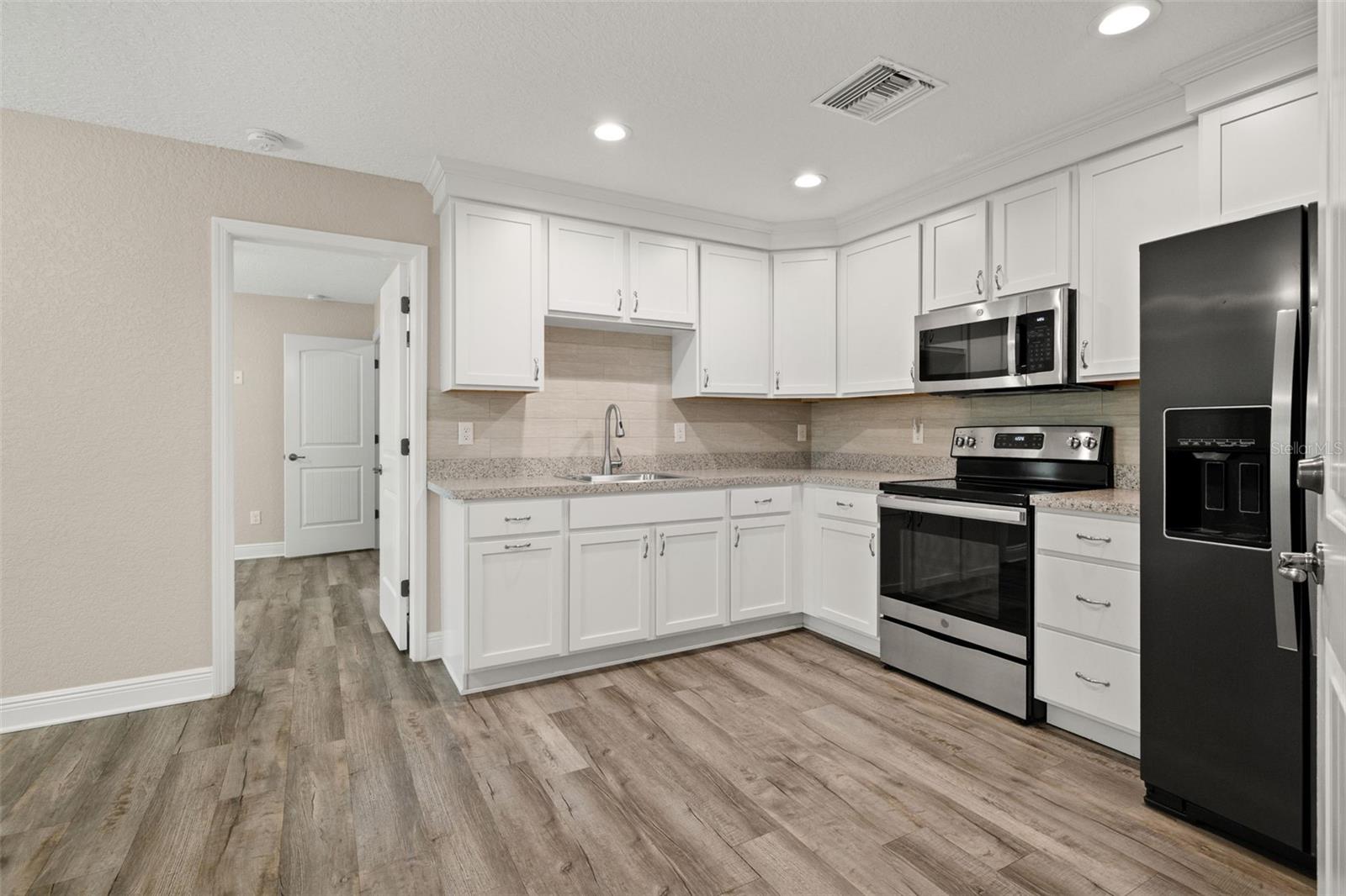 ROYAL HIGHLANDS - Residential