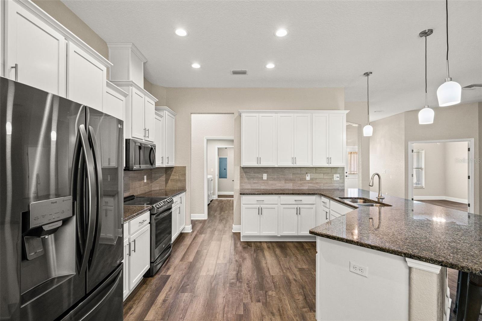 ROYAL HIGHLANDS - Residential