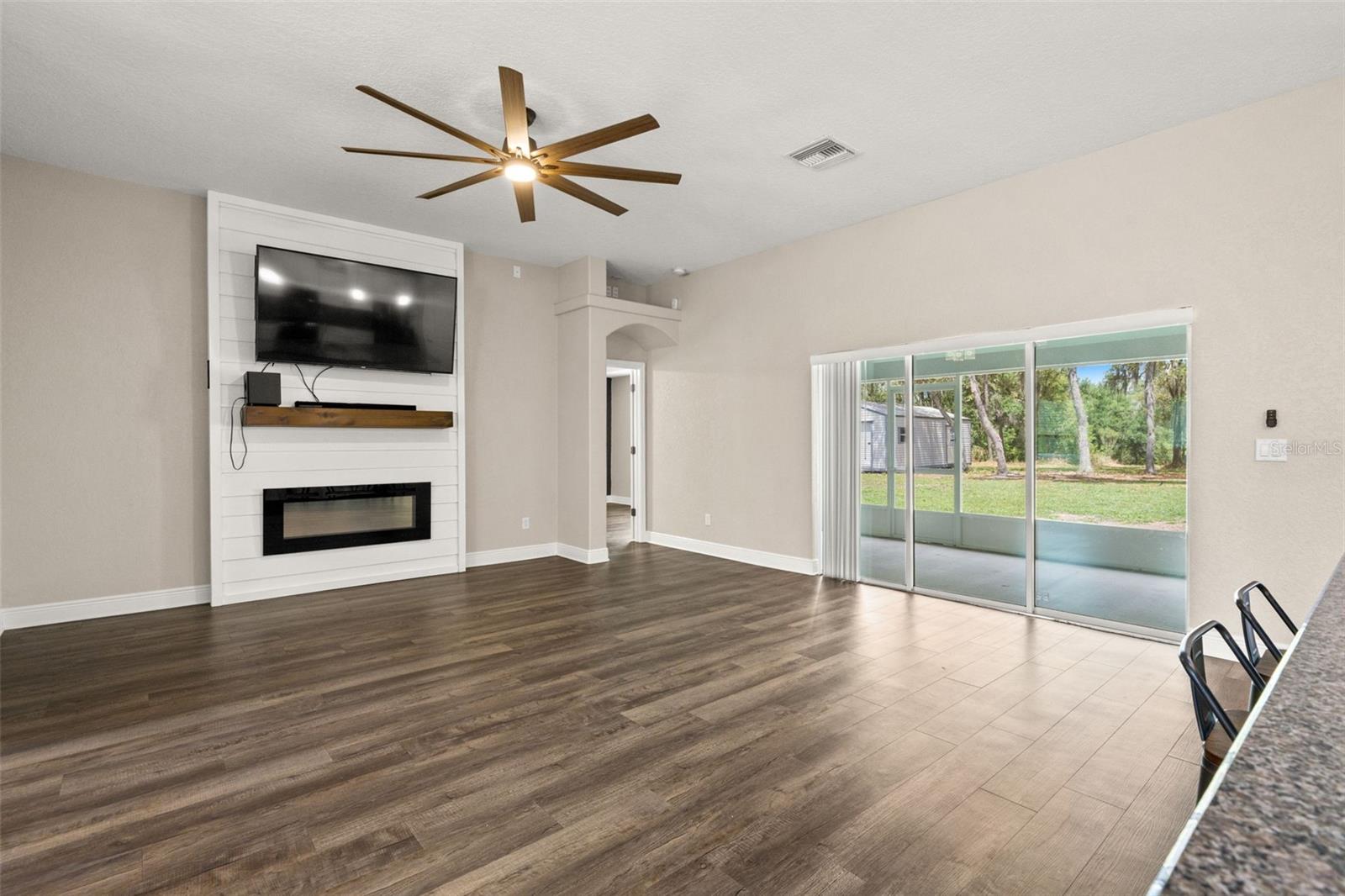 ROYAL HIGHLANDS - Residential