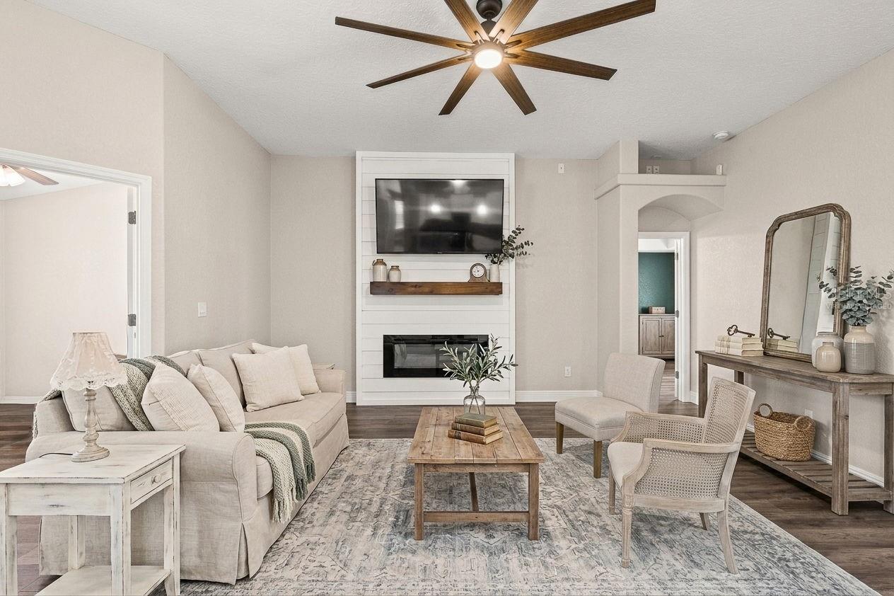 ROYAL HIGHLANDS - Residential